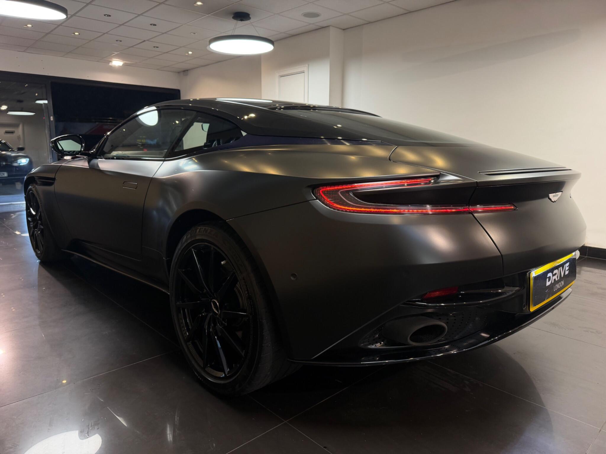 Aston Martin DB11